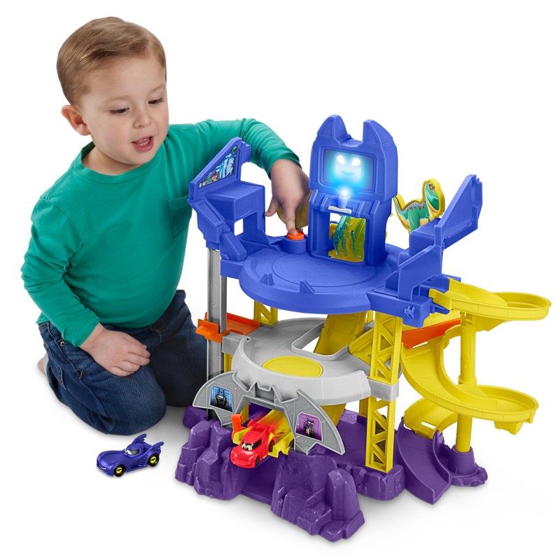BATWHEELS BATCAVERNA PLAYSET